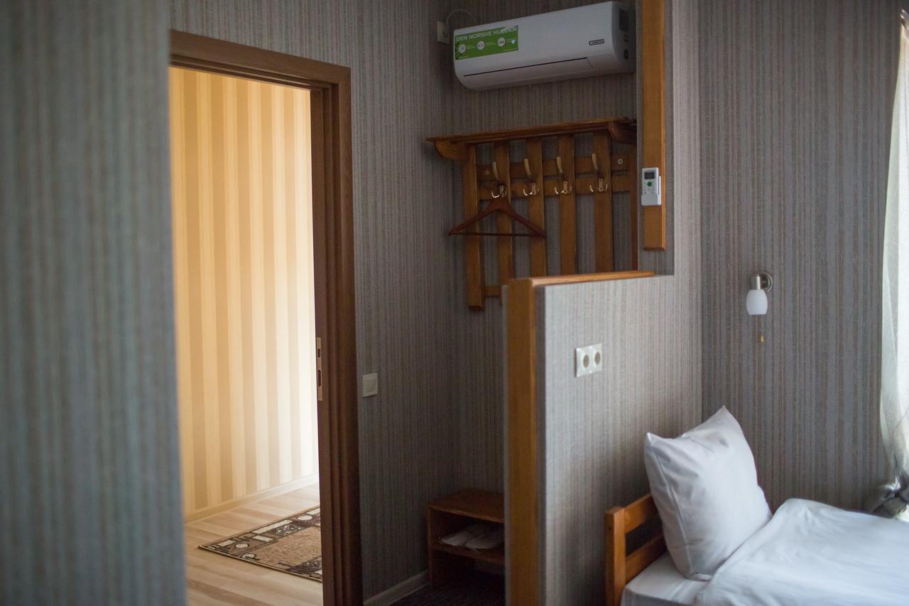 Hotel & Restaurant Complex Hap-Ok Brodki Bagian luar foto